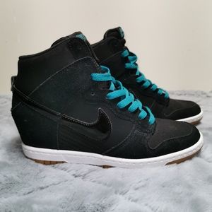 Nike Sky Hi Essential